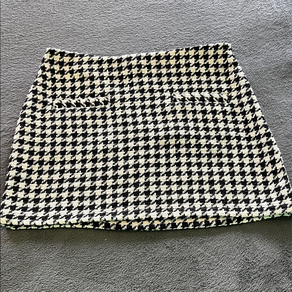 Houndstooth mini skirt new